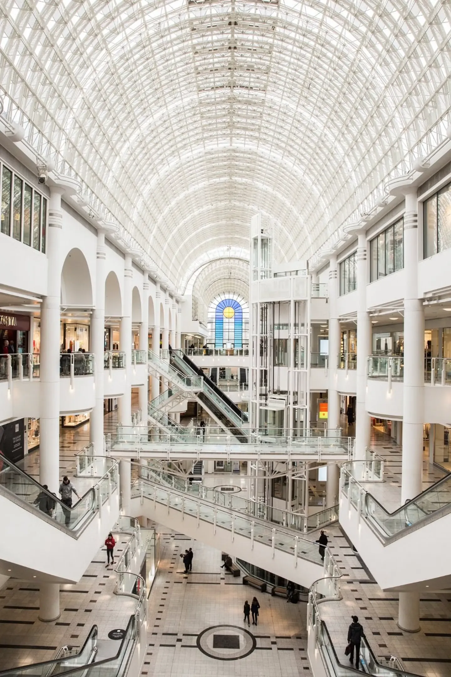 Lifestyle & Leisure: Dining, Nightlife, and Culture