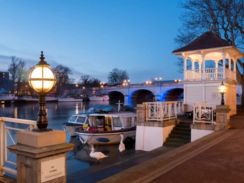 Excellent Transport & Connectivity